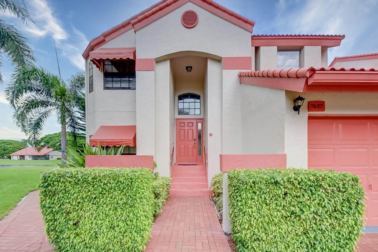 7657 Lexington Club Boulevard - Photo 1