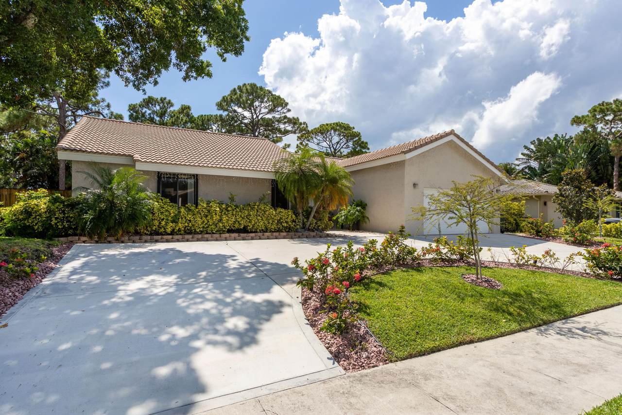 2681 Timbercreek Circle - Photo 1