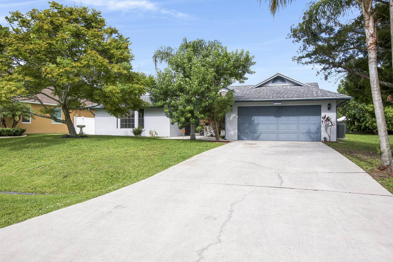 1830 Hudson Street - Photo 1