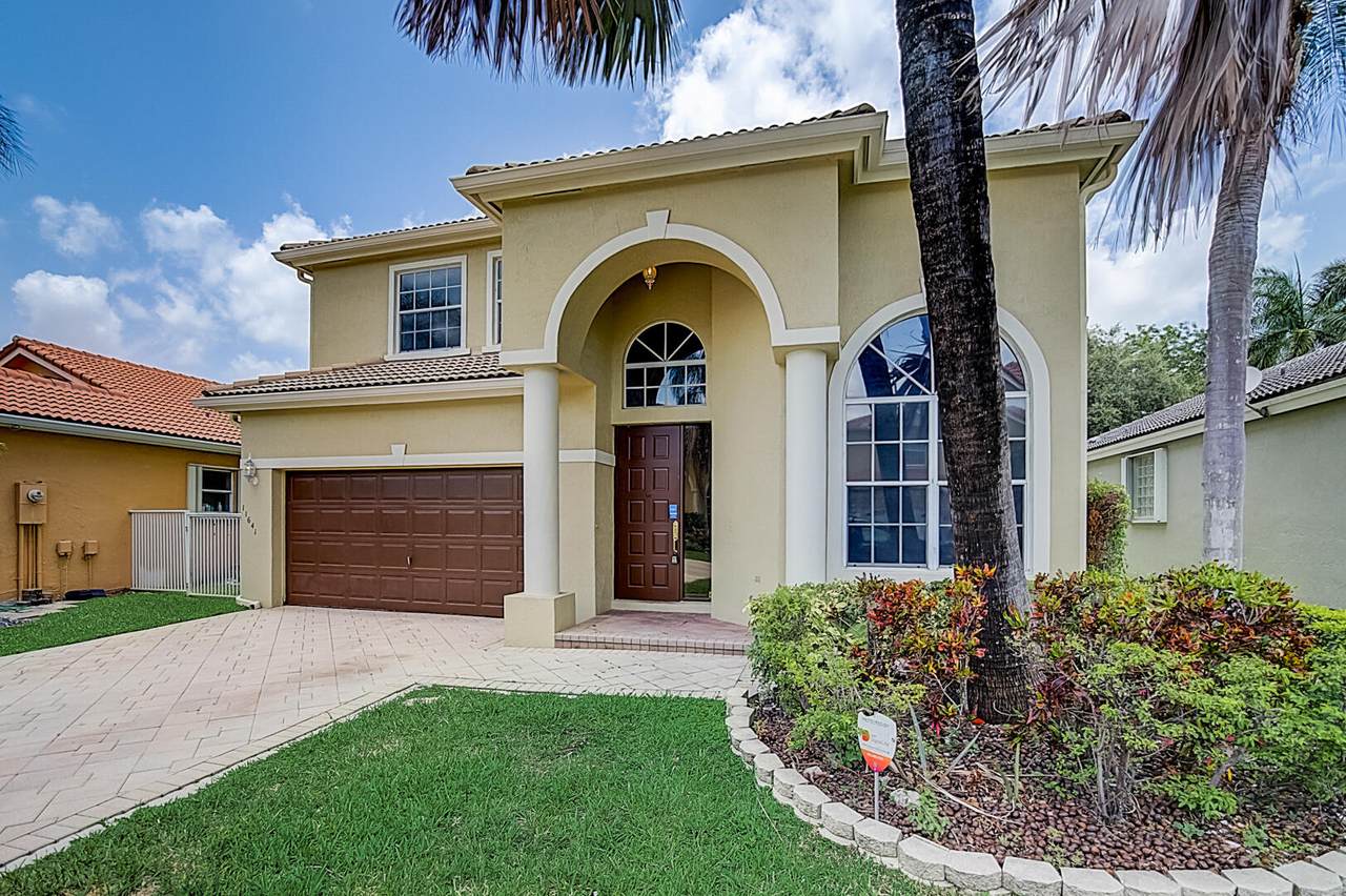 11641 13th Manor - Photo 1