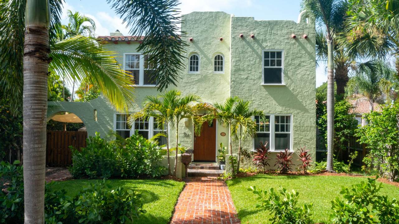512 33rd Street - Photo 1