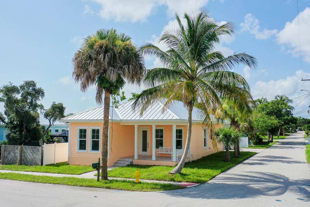 616 Bernard Street - Photo 1