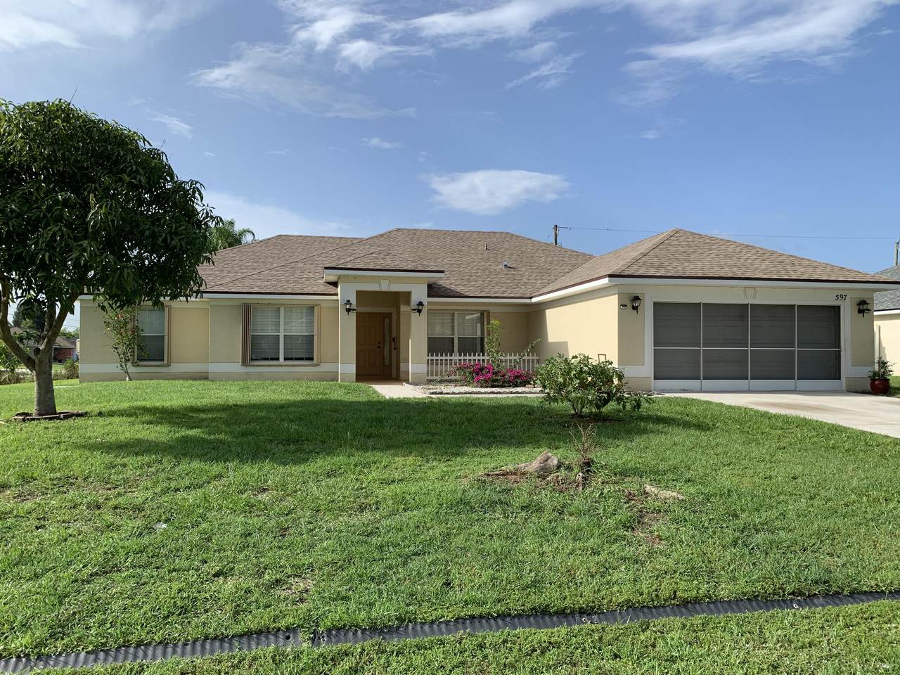 597 Prater Avenue - Photo 1
