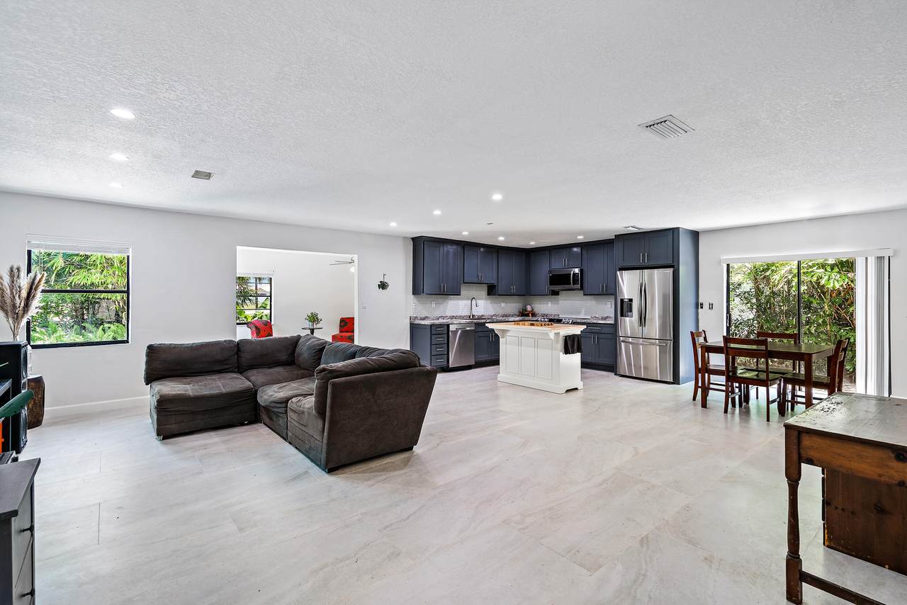 9555 Saddlebrook Drive - Photo 1