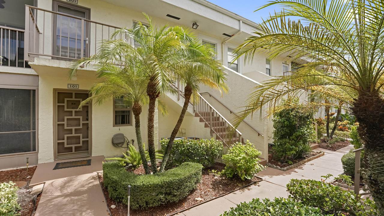 14905 Wedgefield 201 Drive - Photo 1