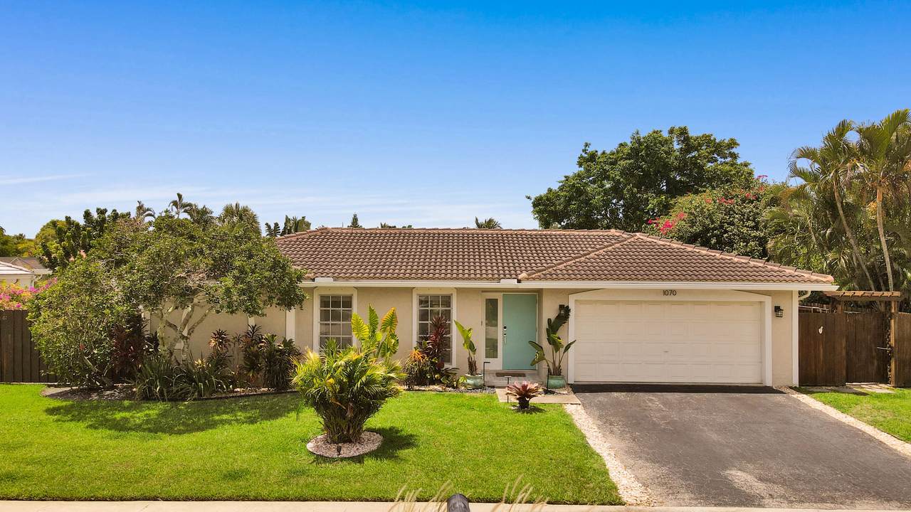 1070 10th Street - Photo 1