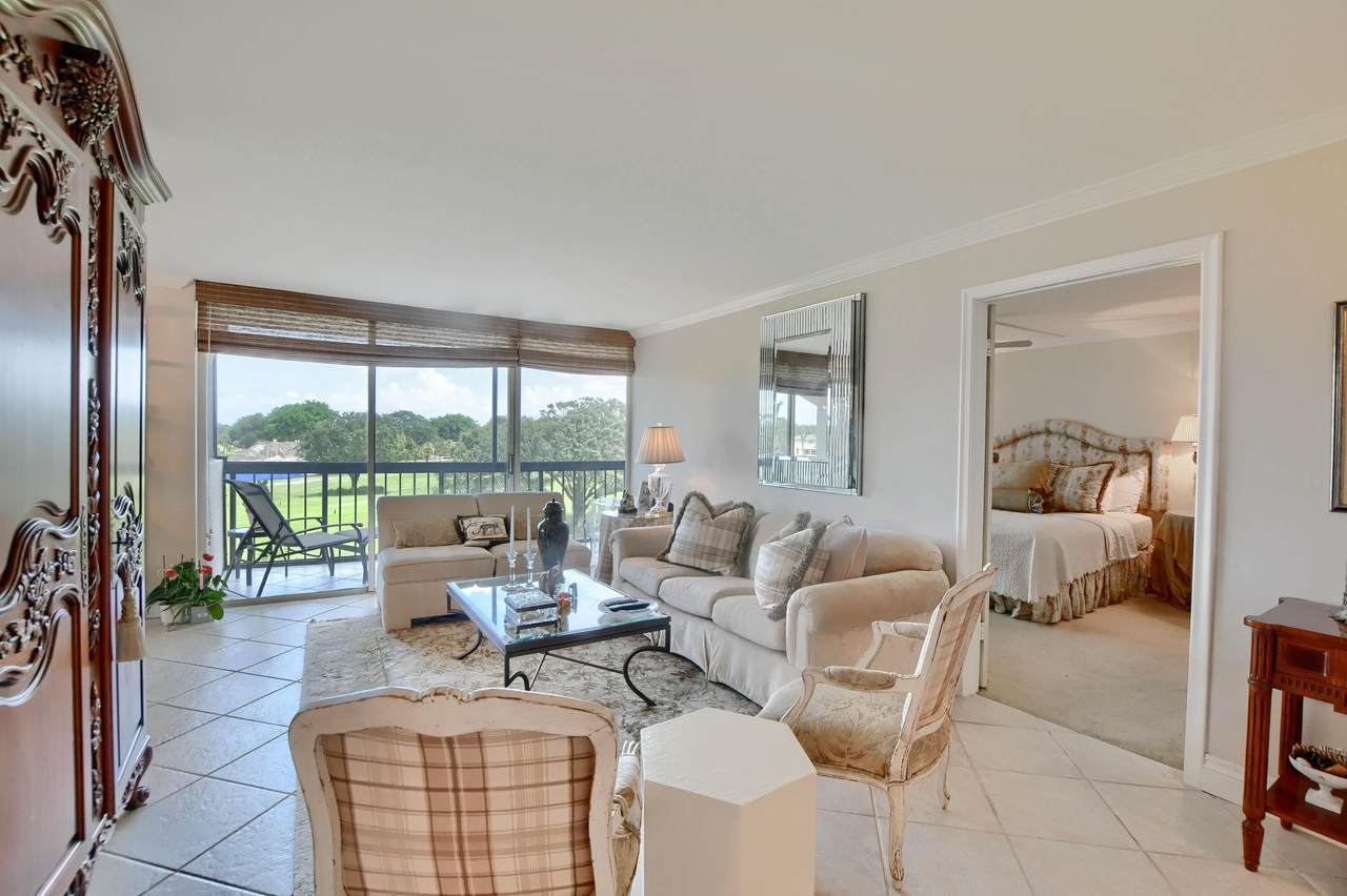 1941 Bridgewood Drive - Photo 1