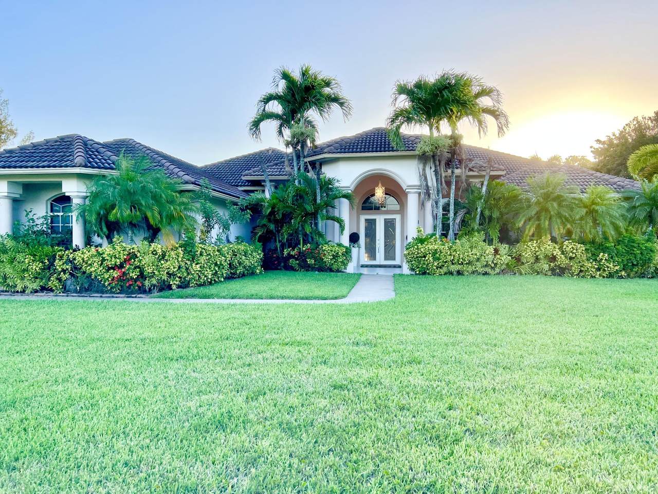 16883 Aquaduct Drive - Photo 1