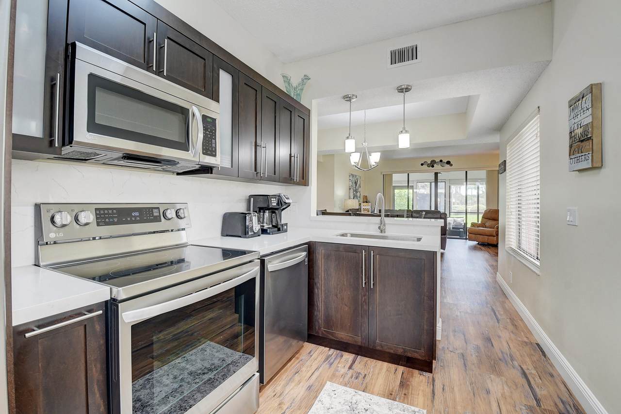 7677 Lexington Club Boulevard - Photo 1