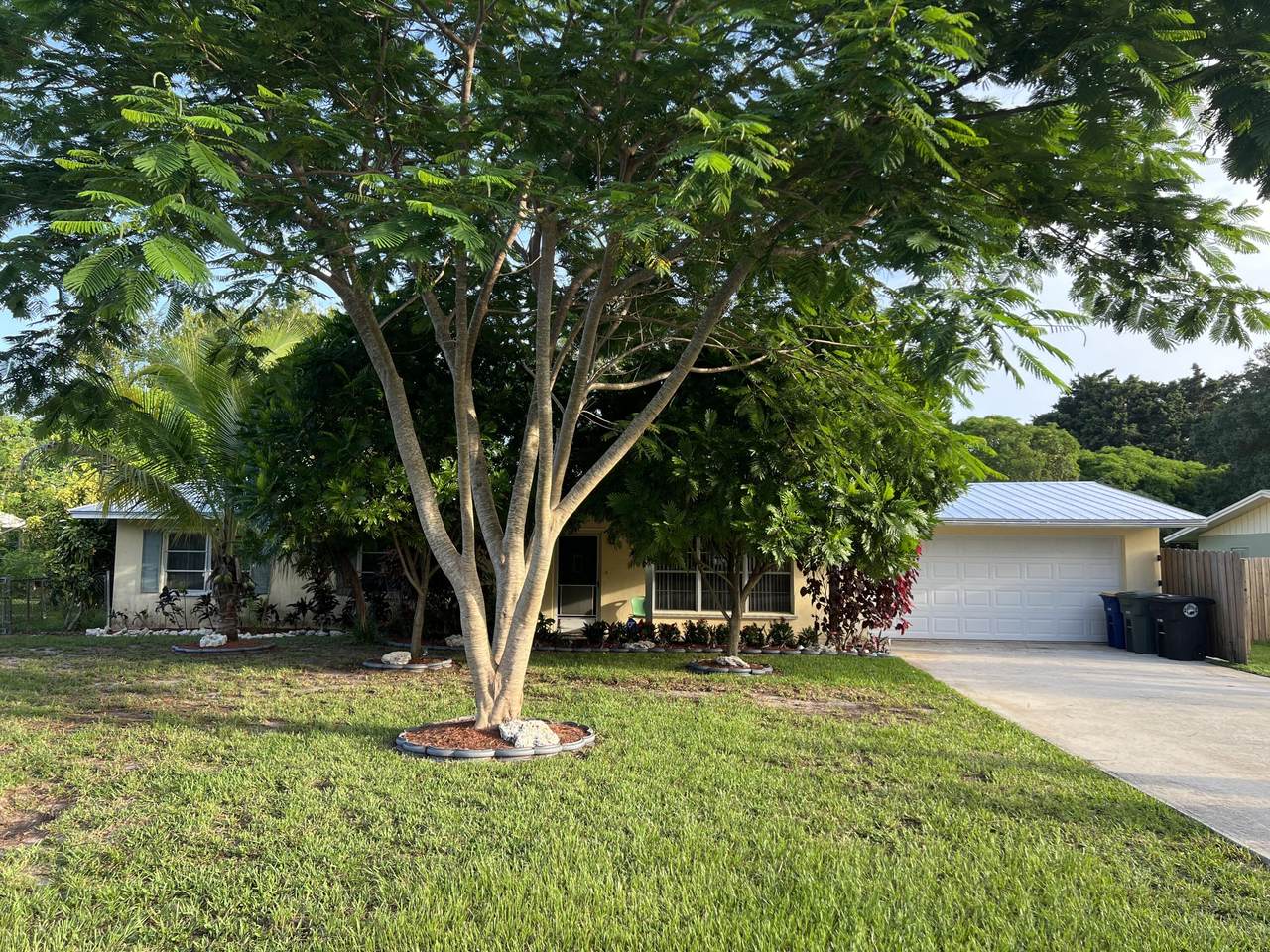 1109 Paseo Avenue - Photo 1