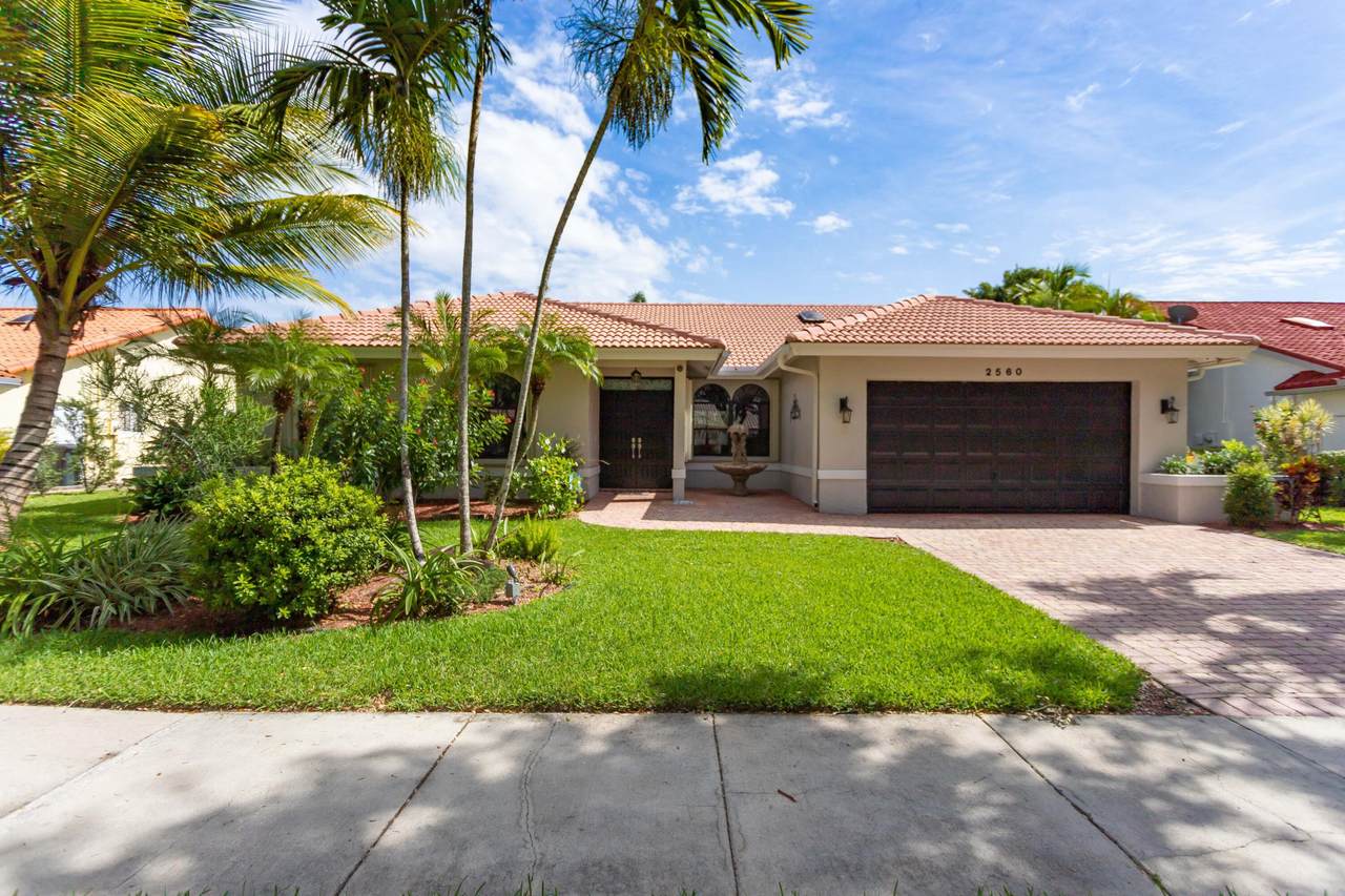 2560 40th Street - Photo 1