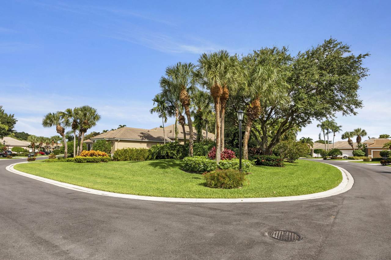 4564 Barclay Fair Way - Photo 1