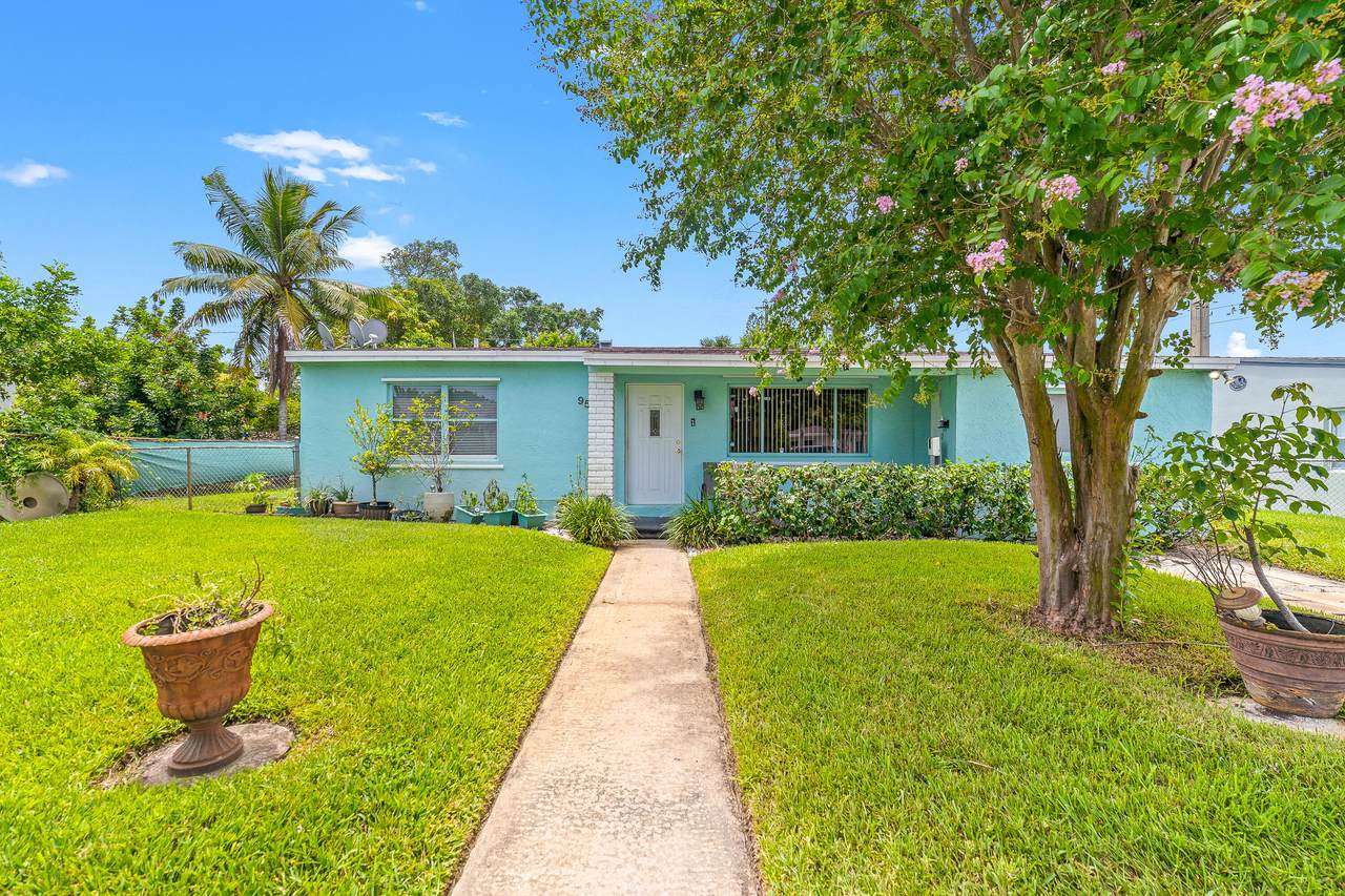 950 33rd Street - Photo 1