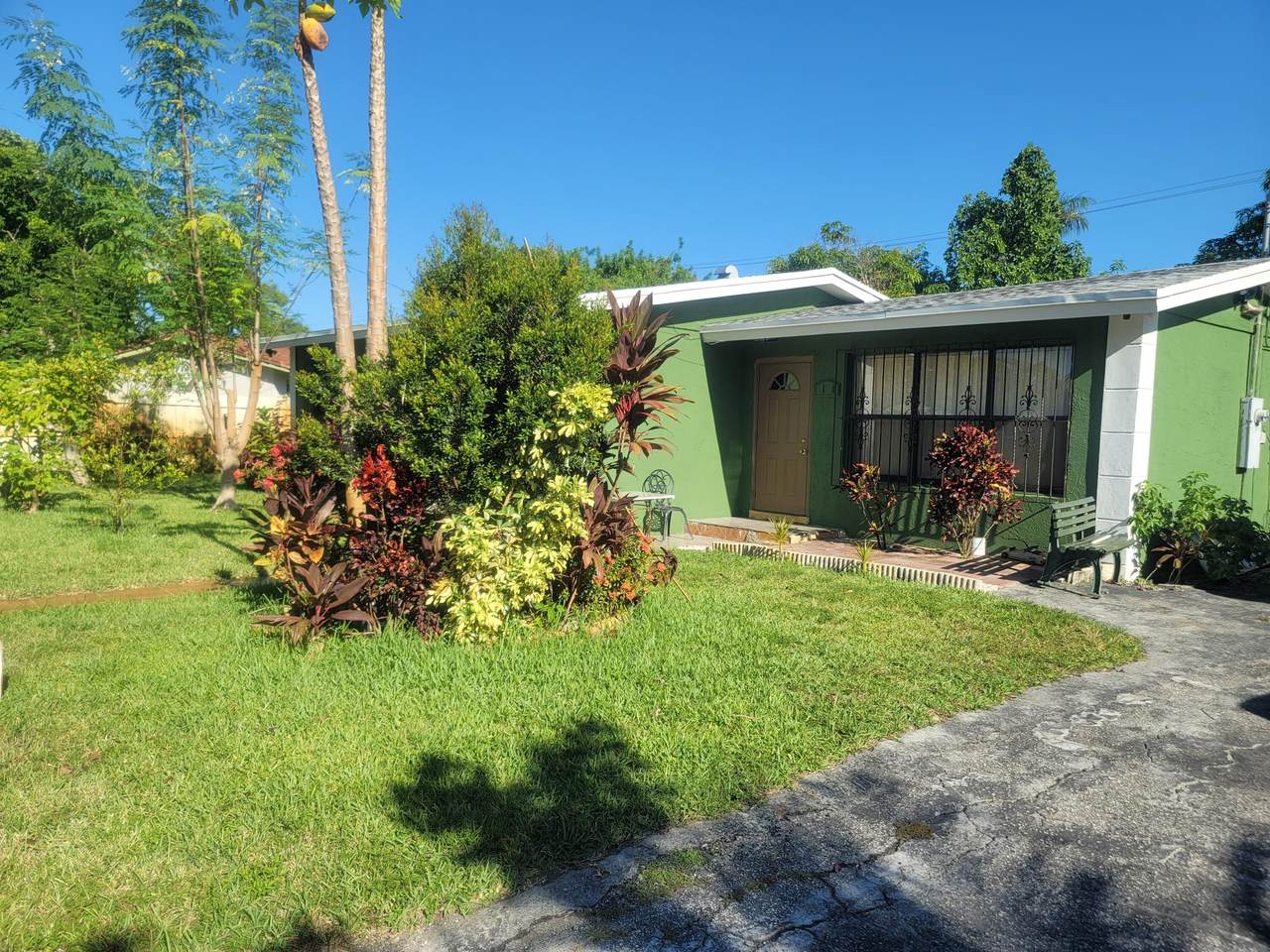 1118 15th Street - Photo 1