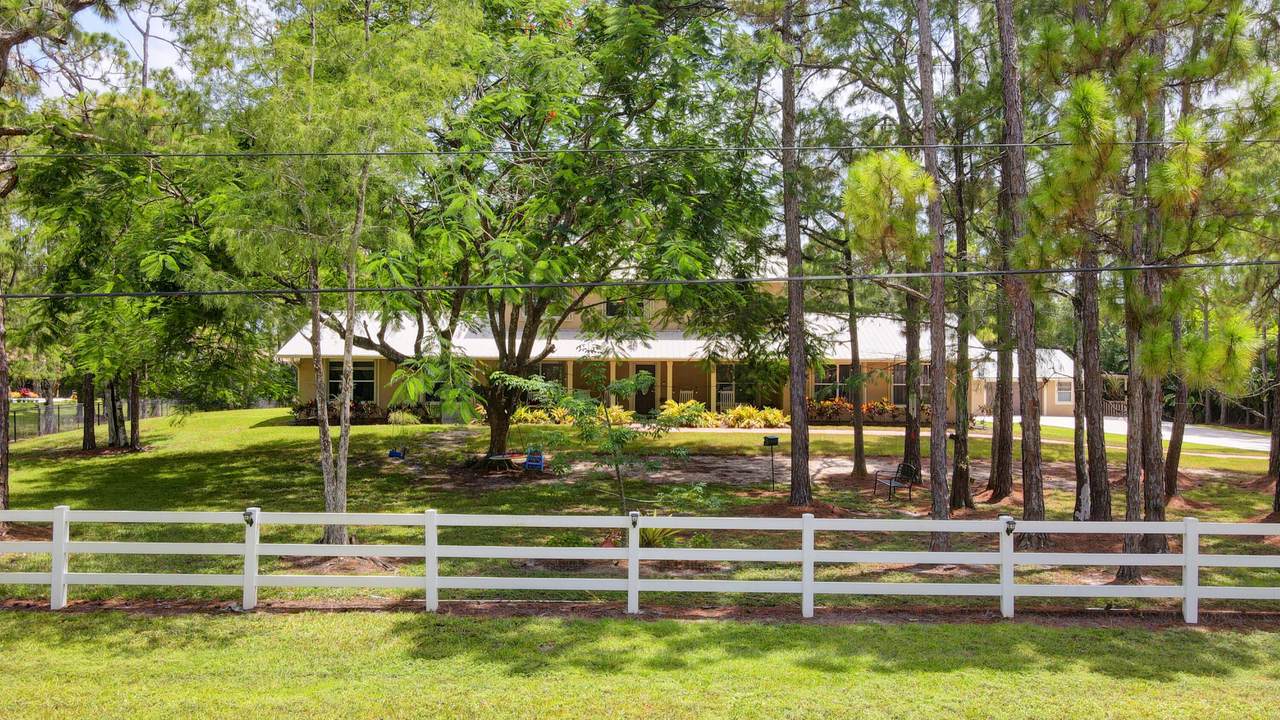 16436 73rd Court - Photo 1