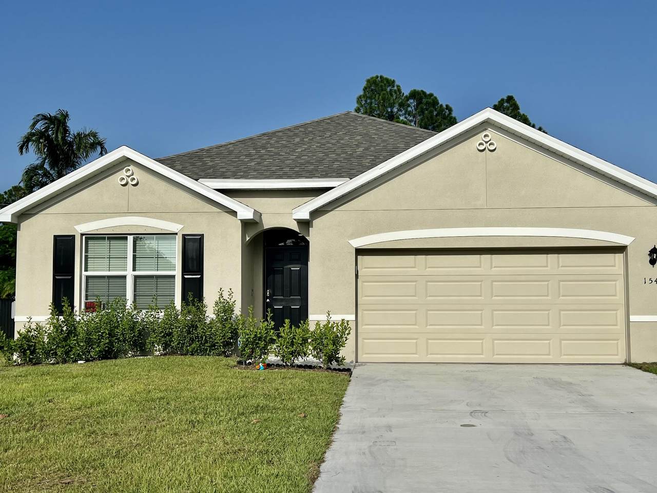 1541 Avens Street - Photo 1