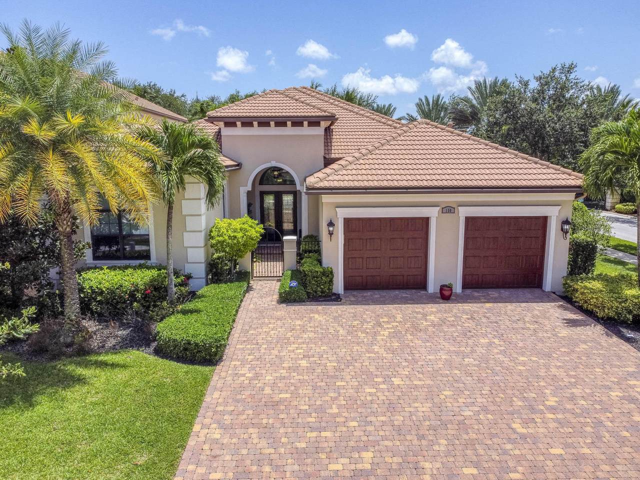 150 Gardenia Isles Drive - Photo 1