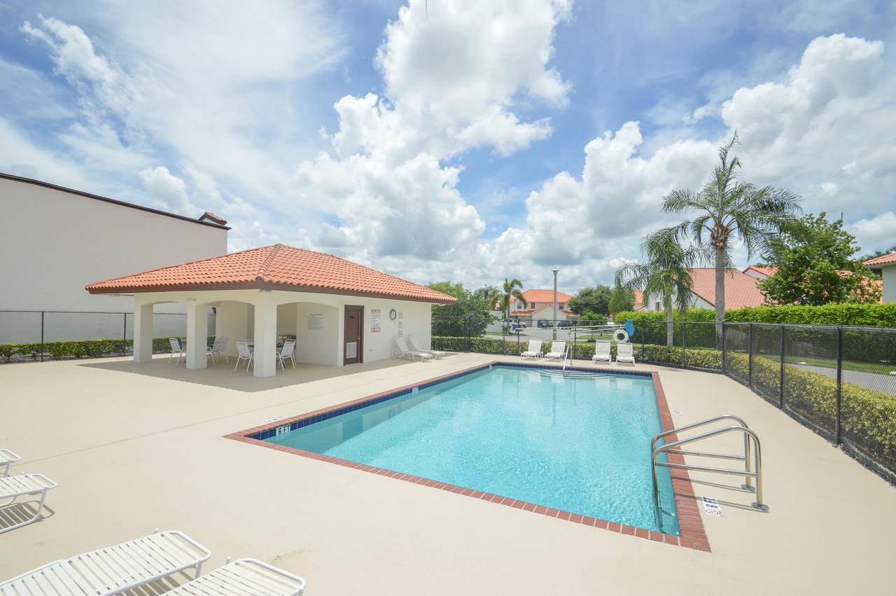 13522 Fountain View Boulevard - Photo 1