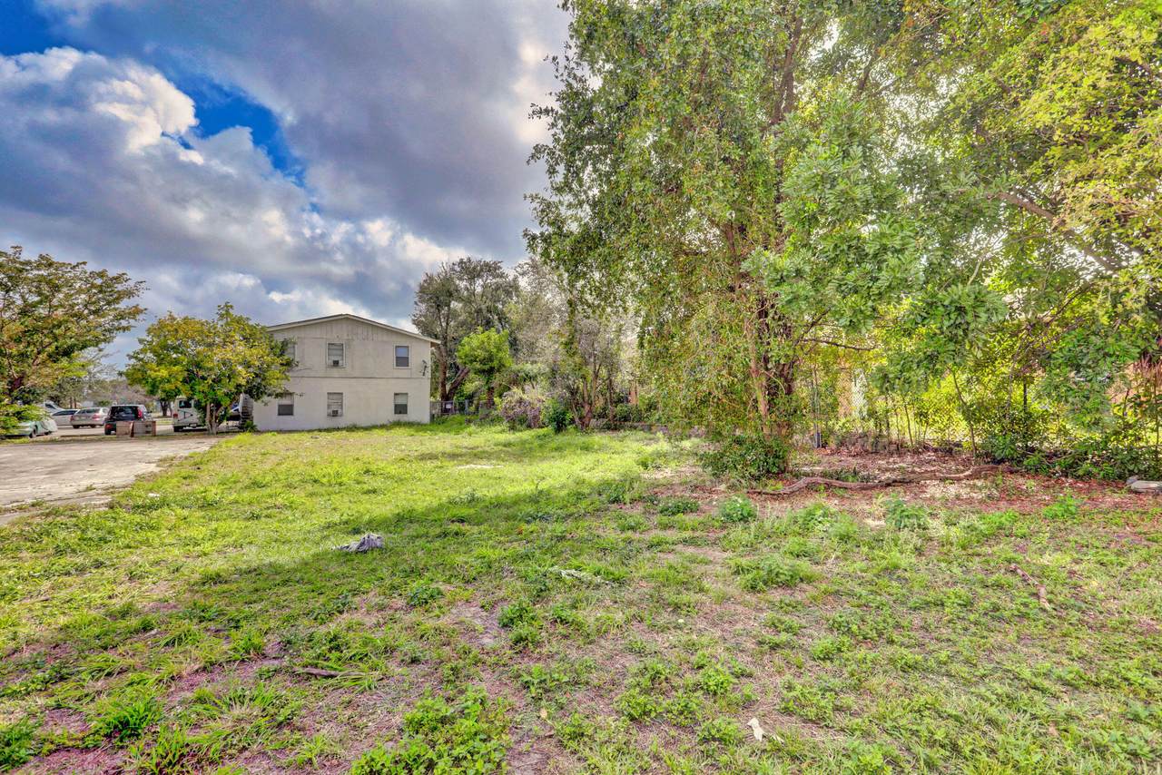 1689 28th Street - Photo 1