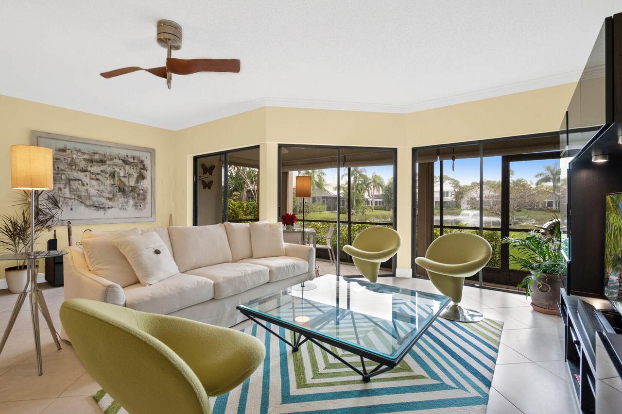 104 Waterview Drive - Photo 1