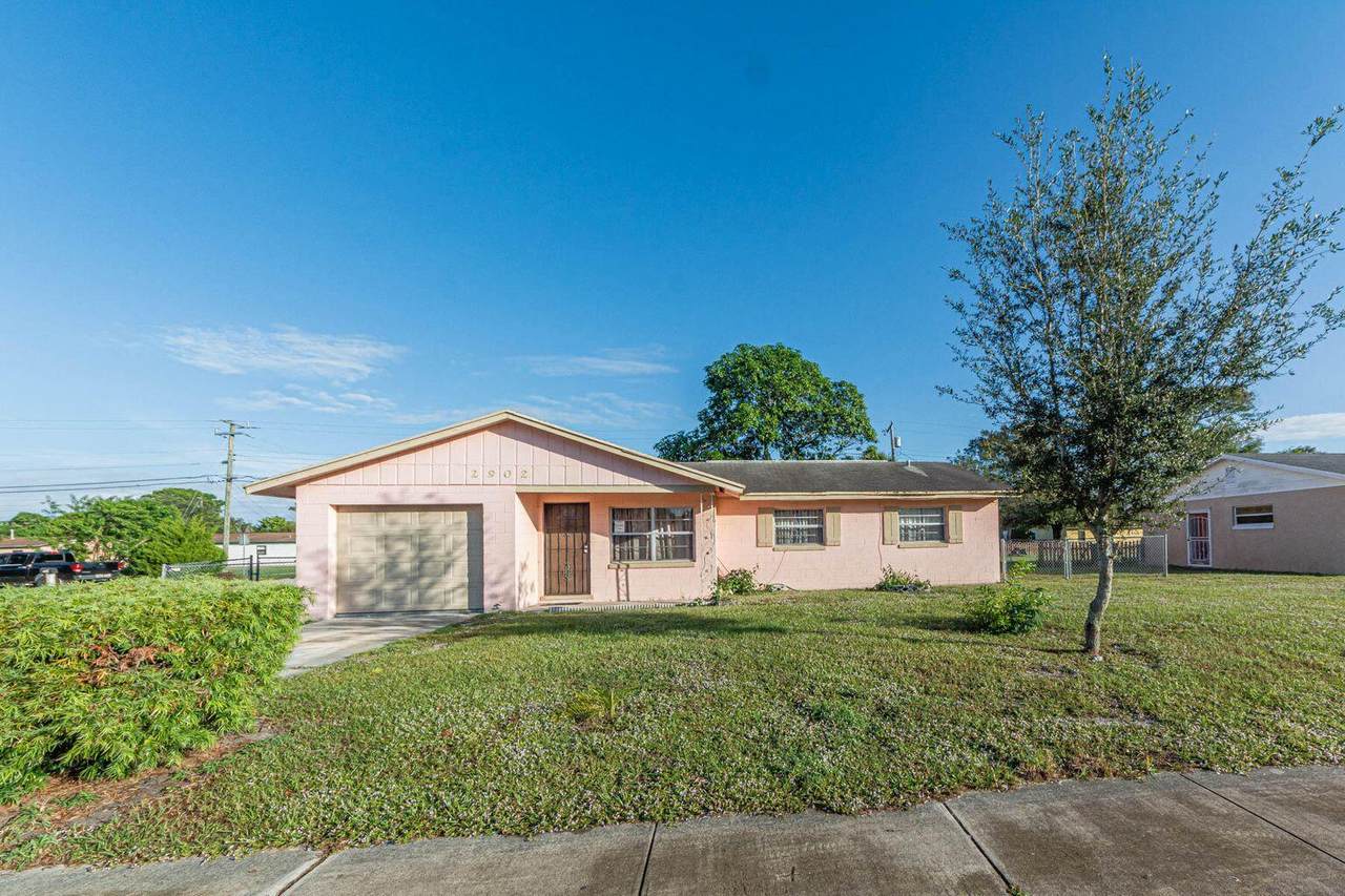 2902 Sheraton Boulevard - Photo 1
