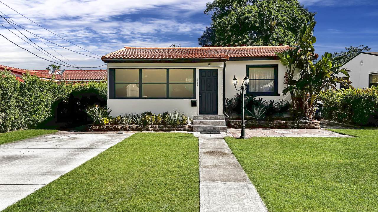 2233 Grant Street - Photo 1
