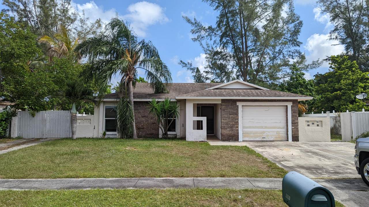 6367 Saxon Boulevard - Photo 1