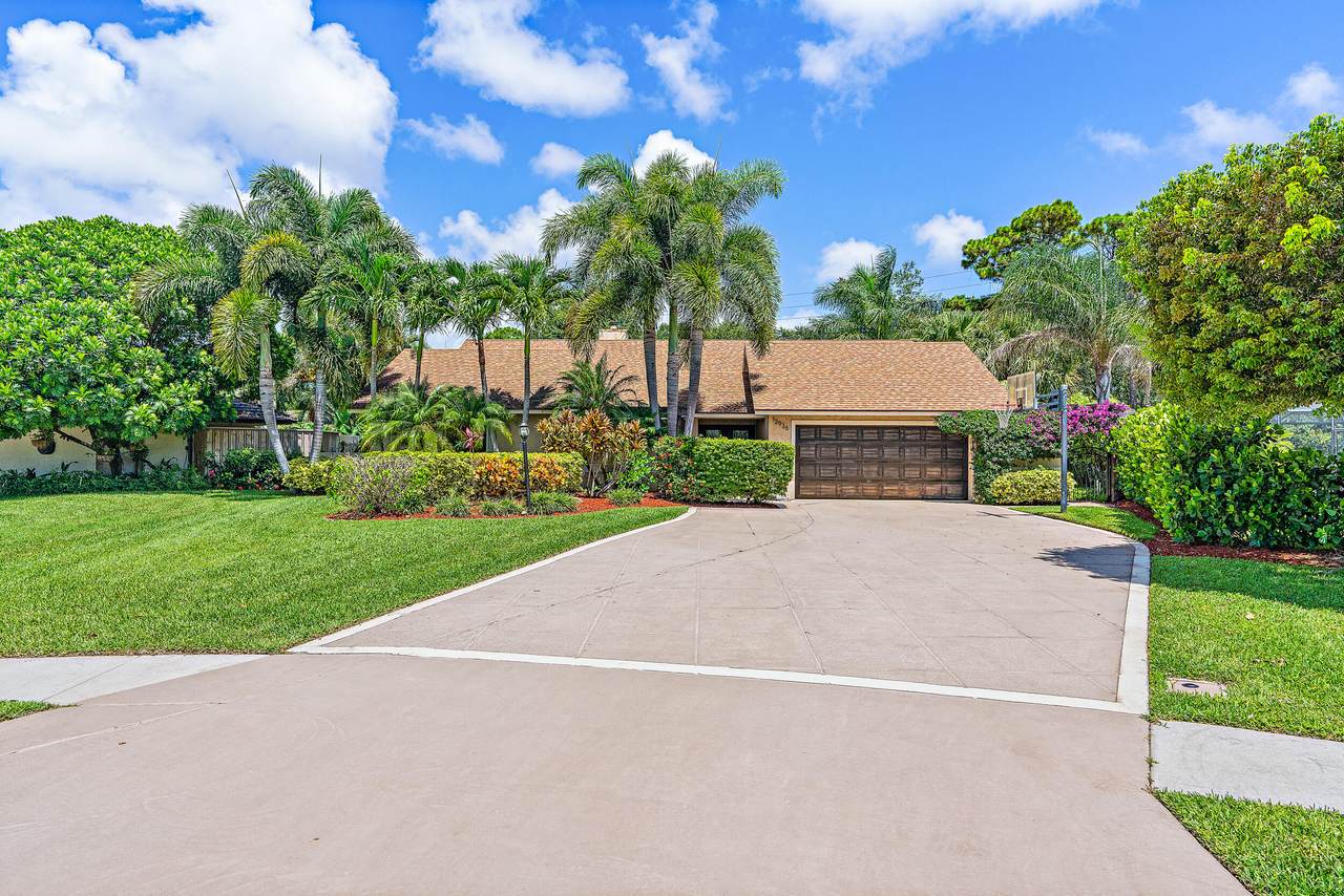 12936 La Rochelle Circle - Photo 1