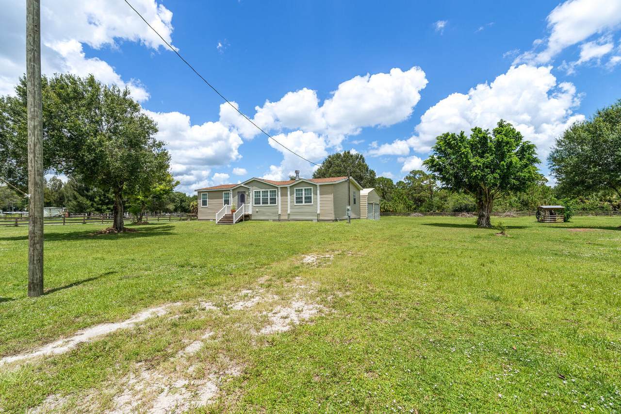 1101 Riviera Avenue - Photo 1