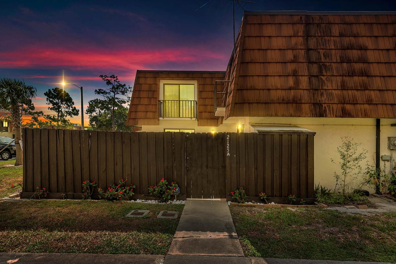 2125 White Pine Circle - Photo 1