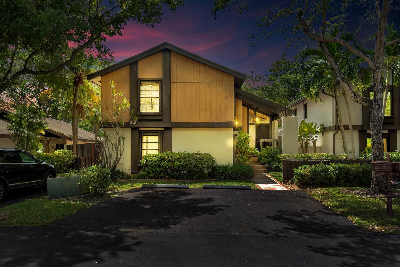 1550 Sandpiper Circle - Photo 1
