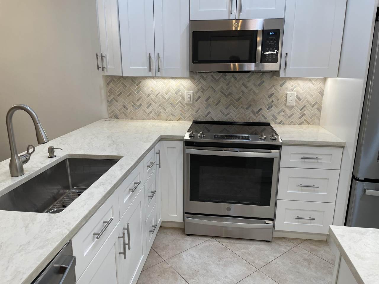 6219 Kings Gate Circle - Photo 1