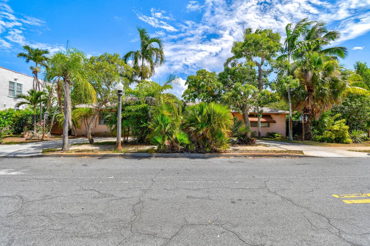246 Greenwood Drive - Photo 1
