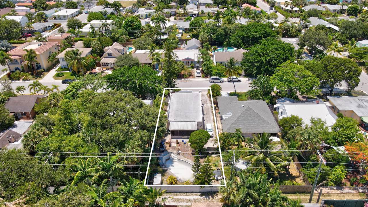 820 Palmway - Photo 1