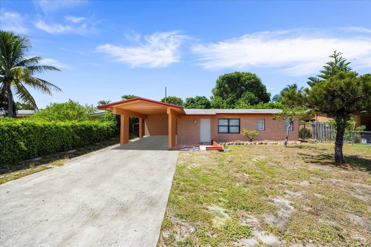 211 27th Avenue - Photo 1