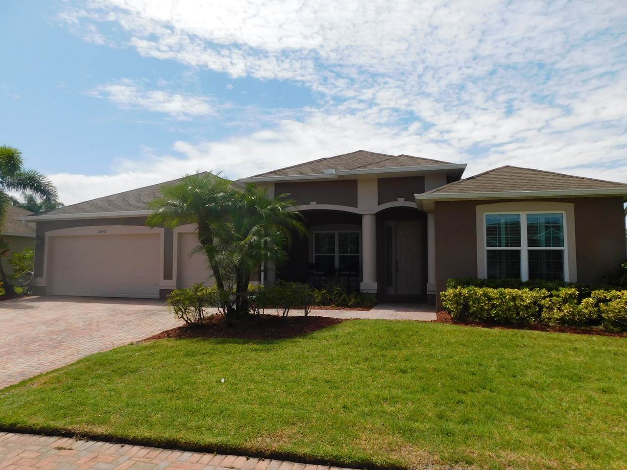 1243 Tan Oak Place - Photo 1