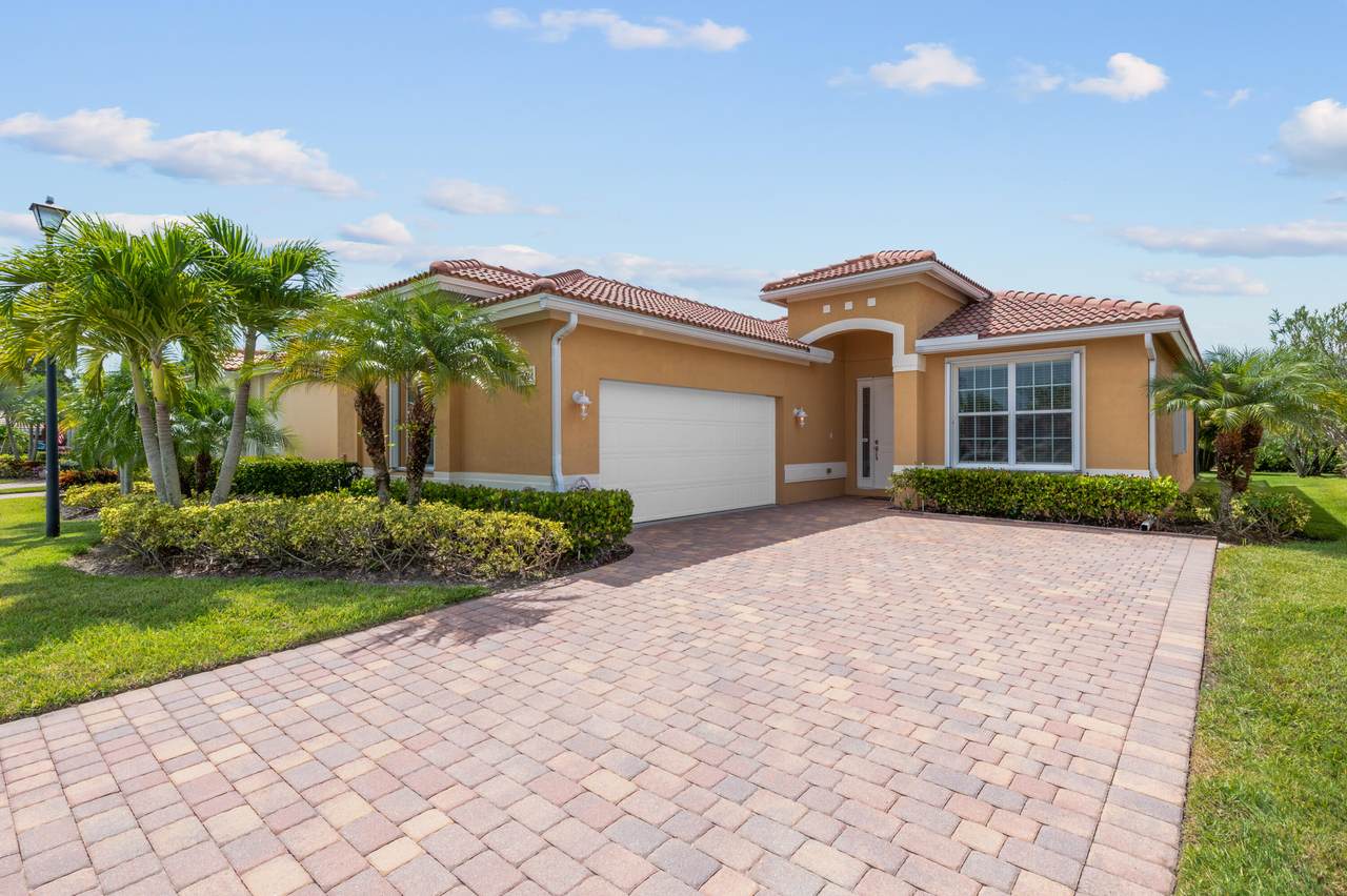 4266 Oakbrook Circle - Photo 1