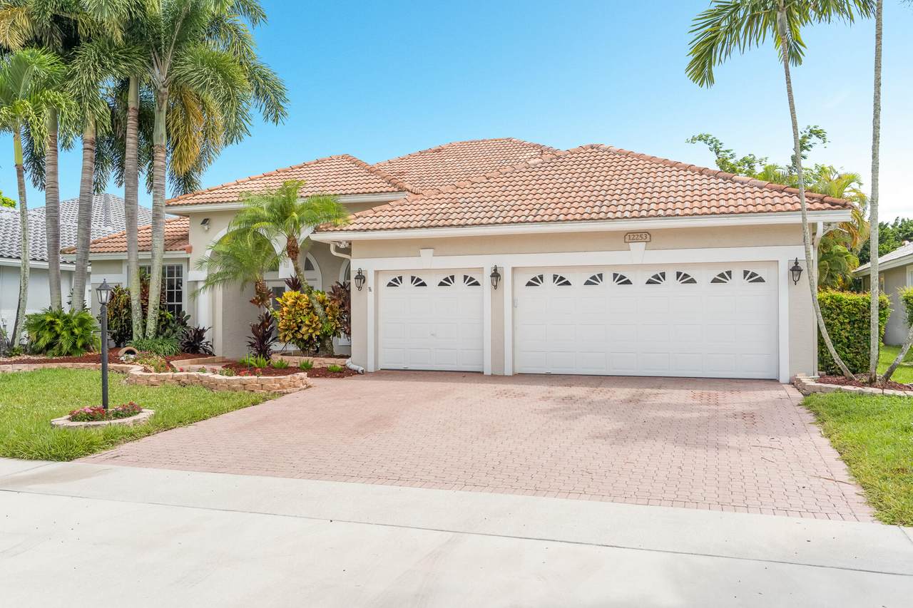 12253 Rockledge Circle - Photo 1