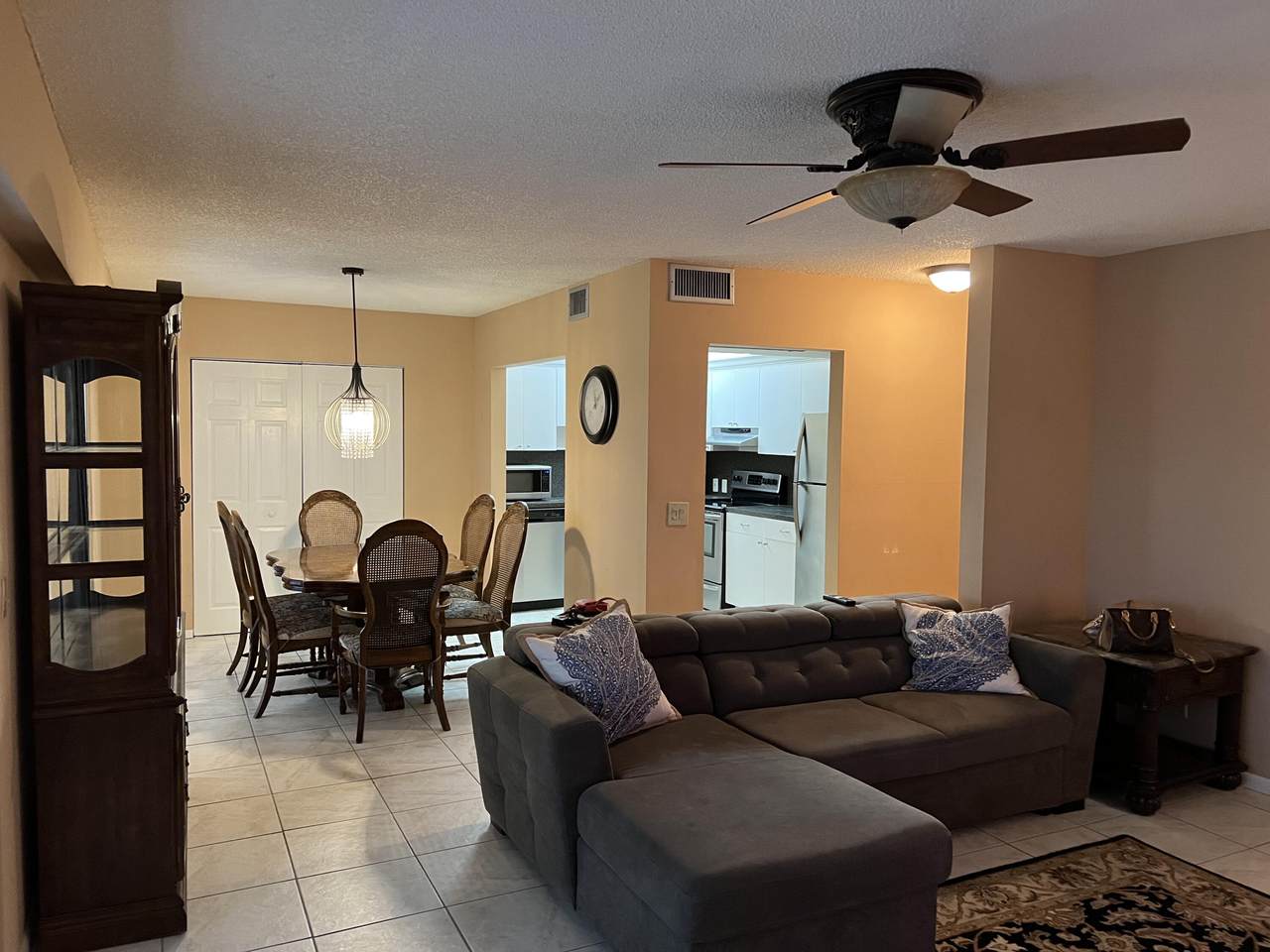 203 Suffolk - Photo 1