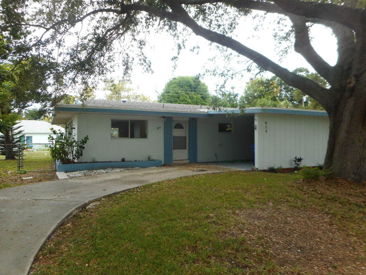 614 21st Street - Photo 1