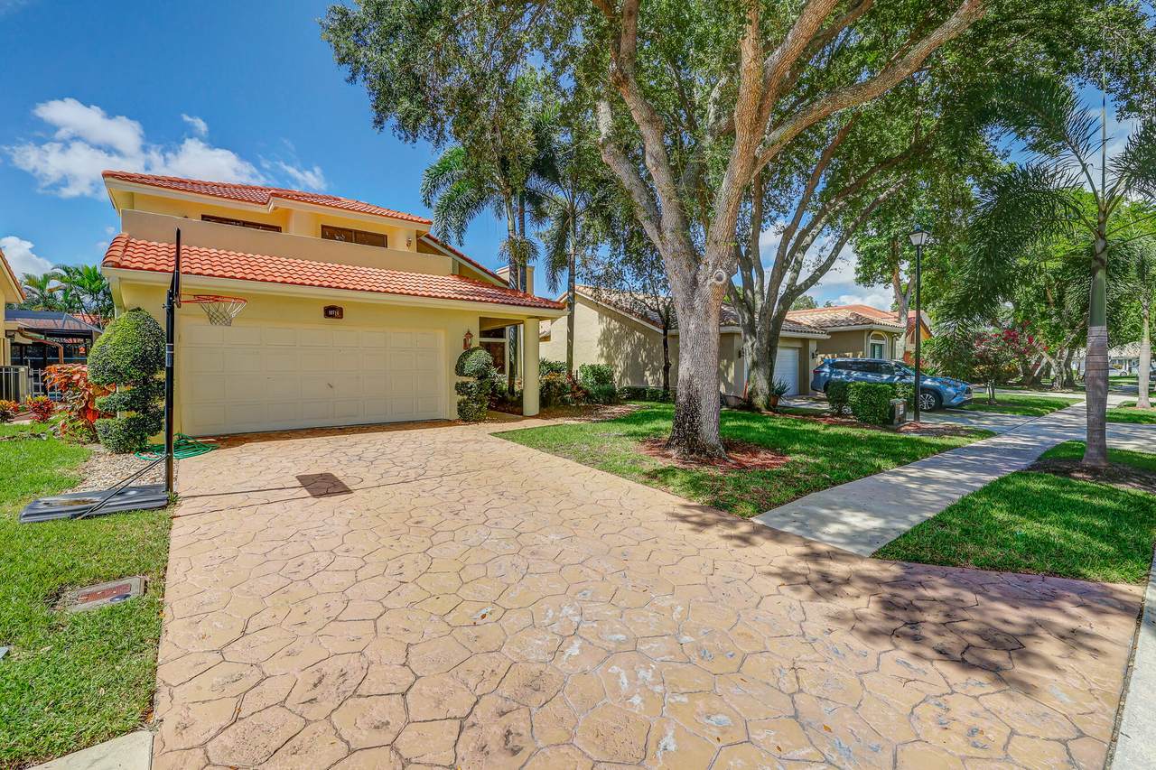 10714 Santa Laguna Drive - Photo 1