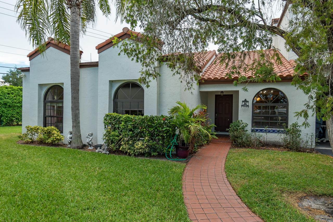 13536 Fountain View Boulevard - Photo 1