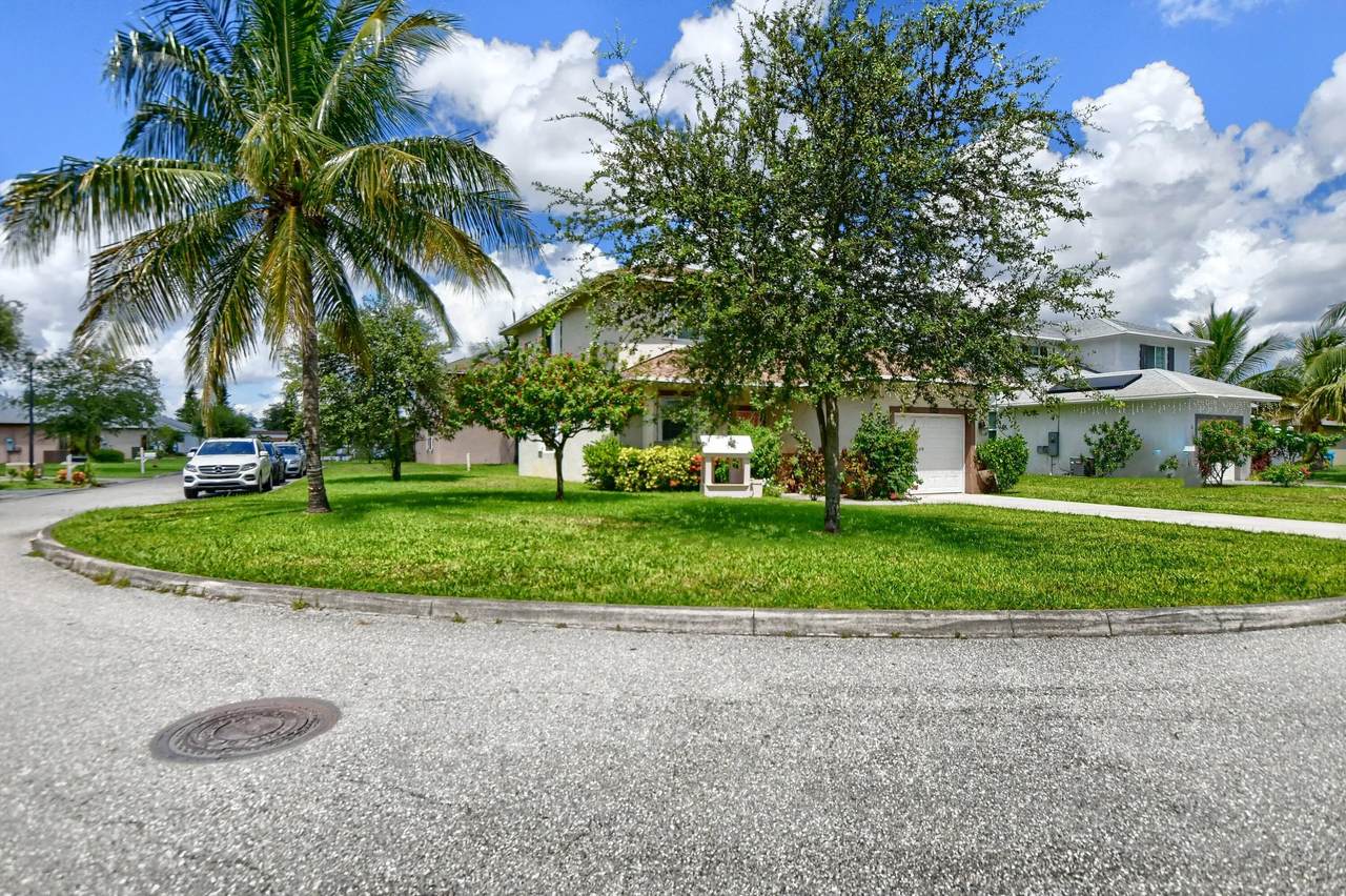 103 Ocean Breeze Circle - Photo 1