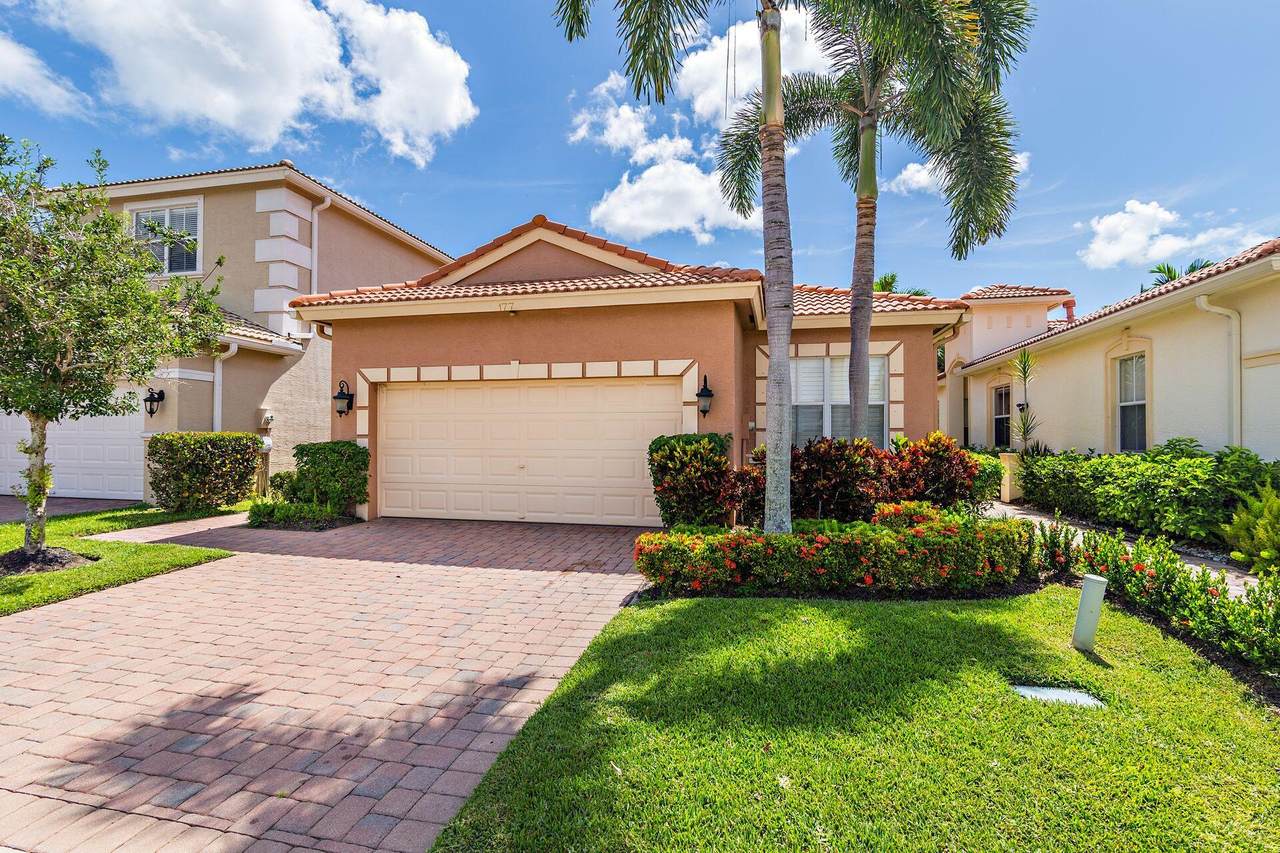 177 Isle Verde Way - Photo 1
