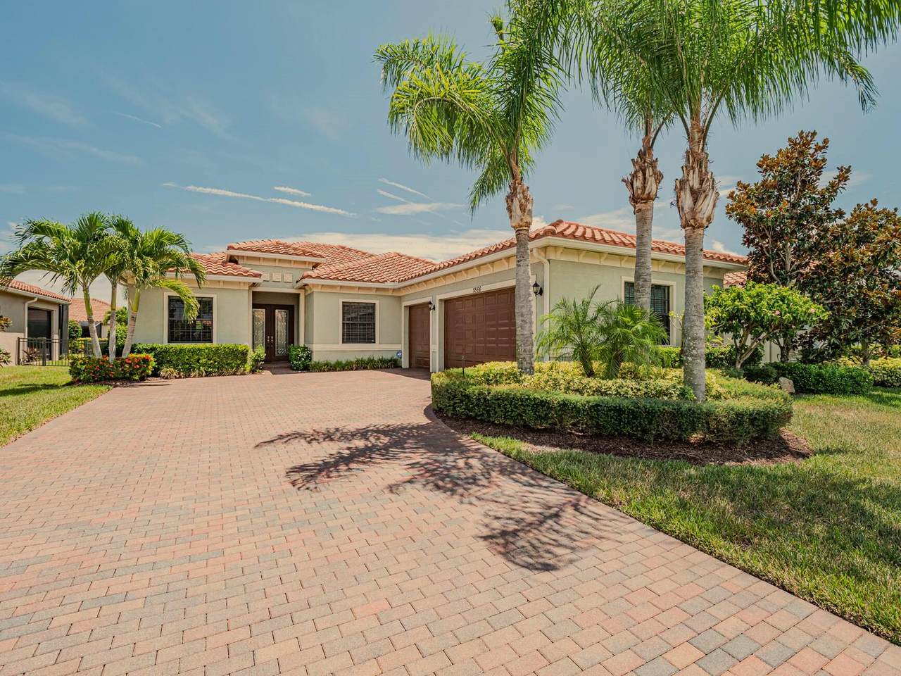 5566 53rd Avenue - Photo 1