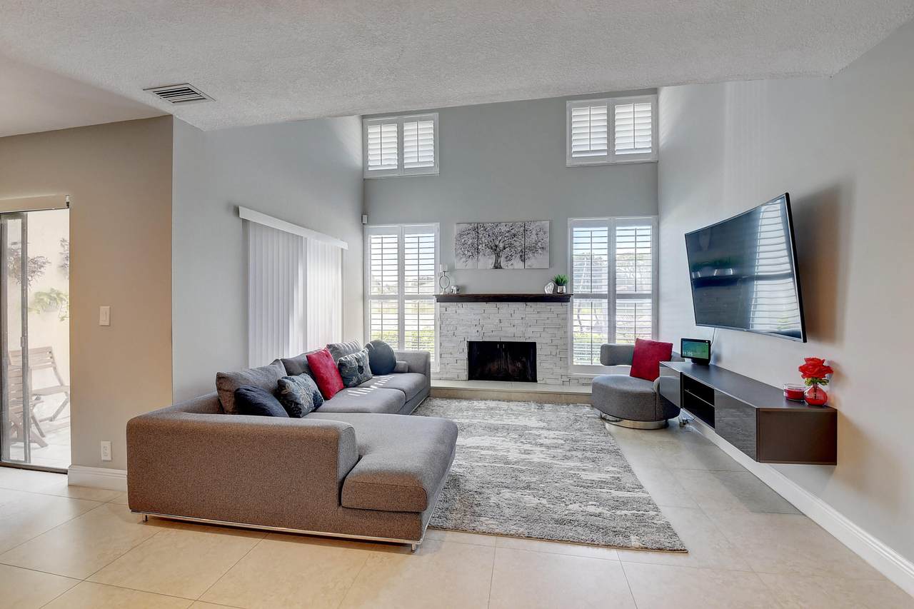 6038 Glendale Drive - Photo 1