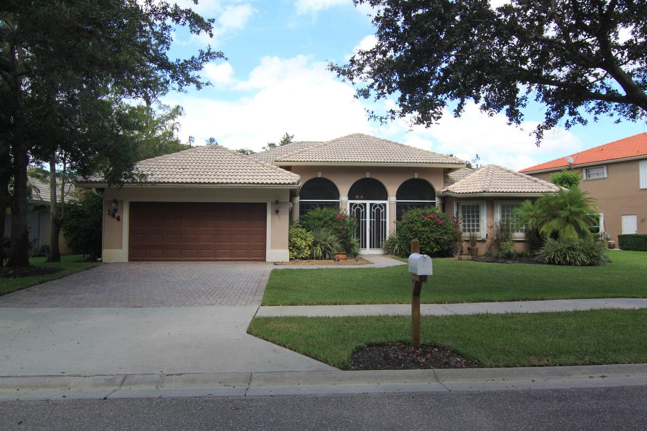 144 Kapok Cres Crescent - Photo 1