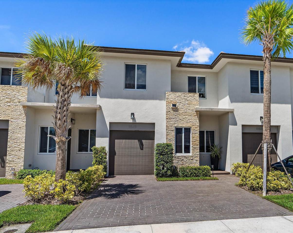1140 Pioneer Way - Photo 1