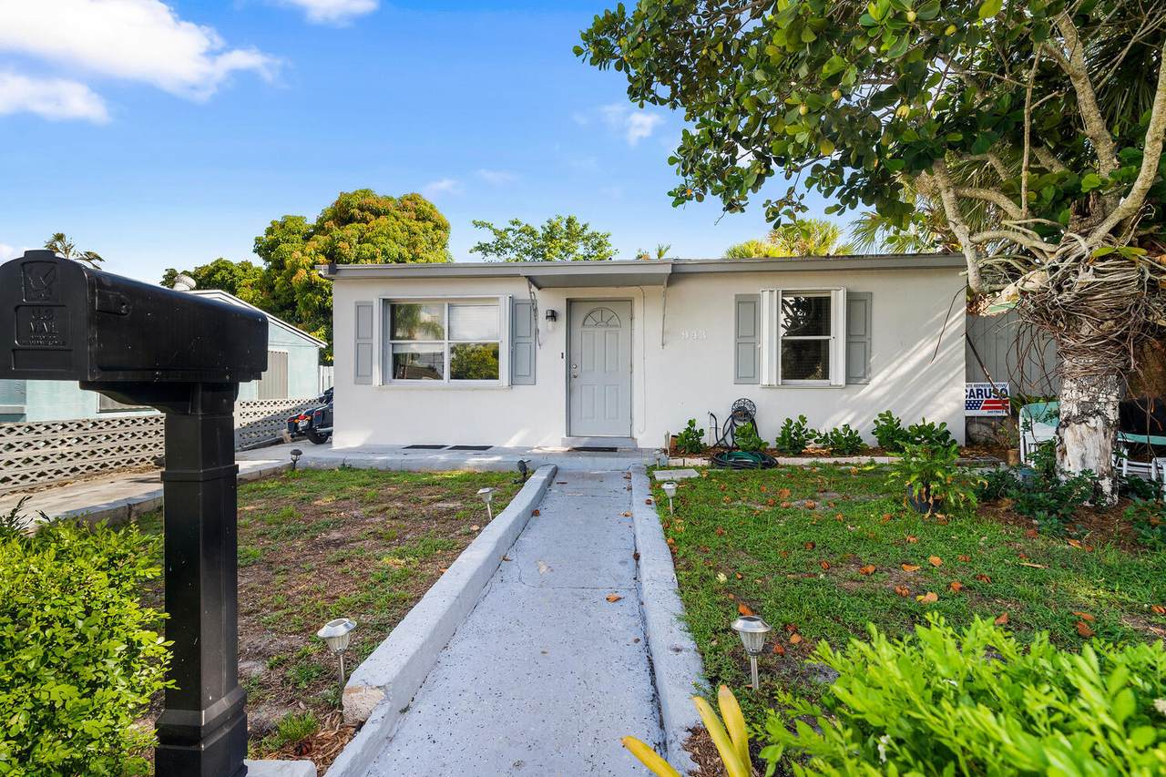 943 Lakewood Road - Photo 1
