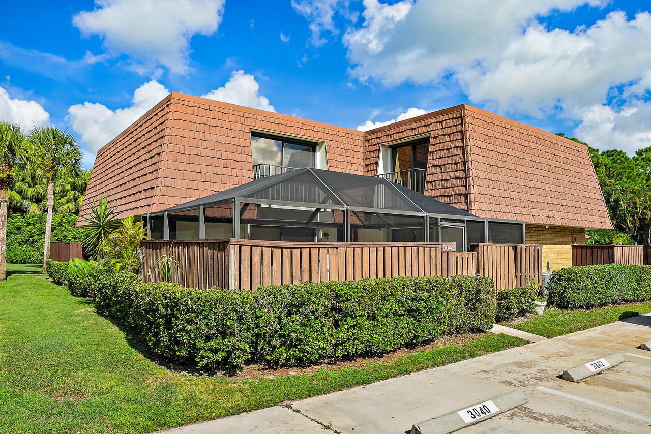 3042 Sunset Trace Circle - Photo 1